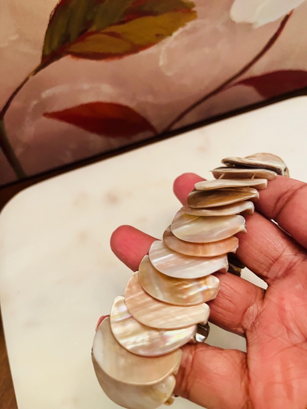 Vintage Mother-of-Pearl Shell Stretch Bracelet in Brown & Beige (7”) - Picture 7 of 7